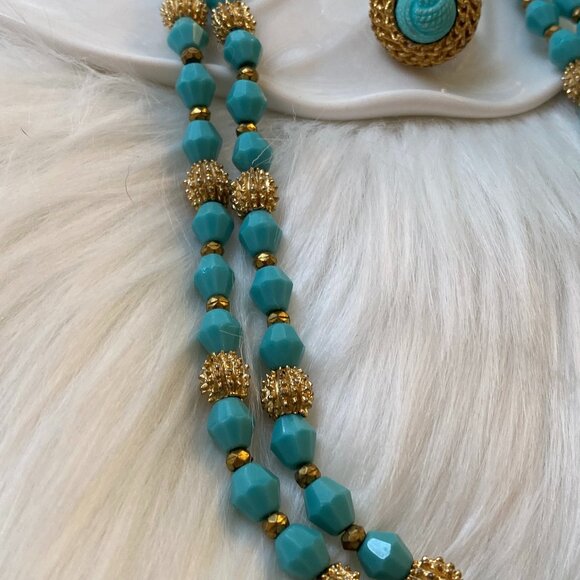 TRIFARI FAUX TURQUOISE BEADED CLIP EARRINGS & MULTI-STRAND NECKLACE - Picture 8 of 11
